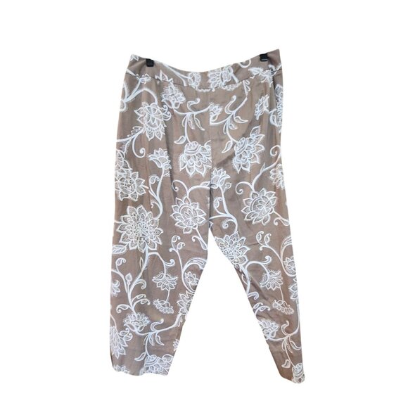 Talbots Petites Womens Stretch cropped Pants Size 12 Floral - Picture 2 of 3